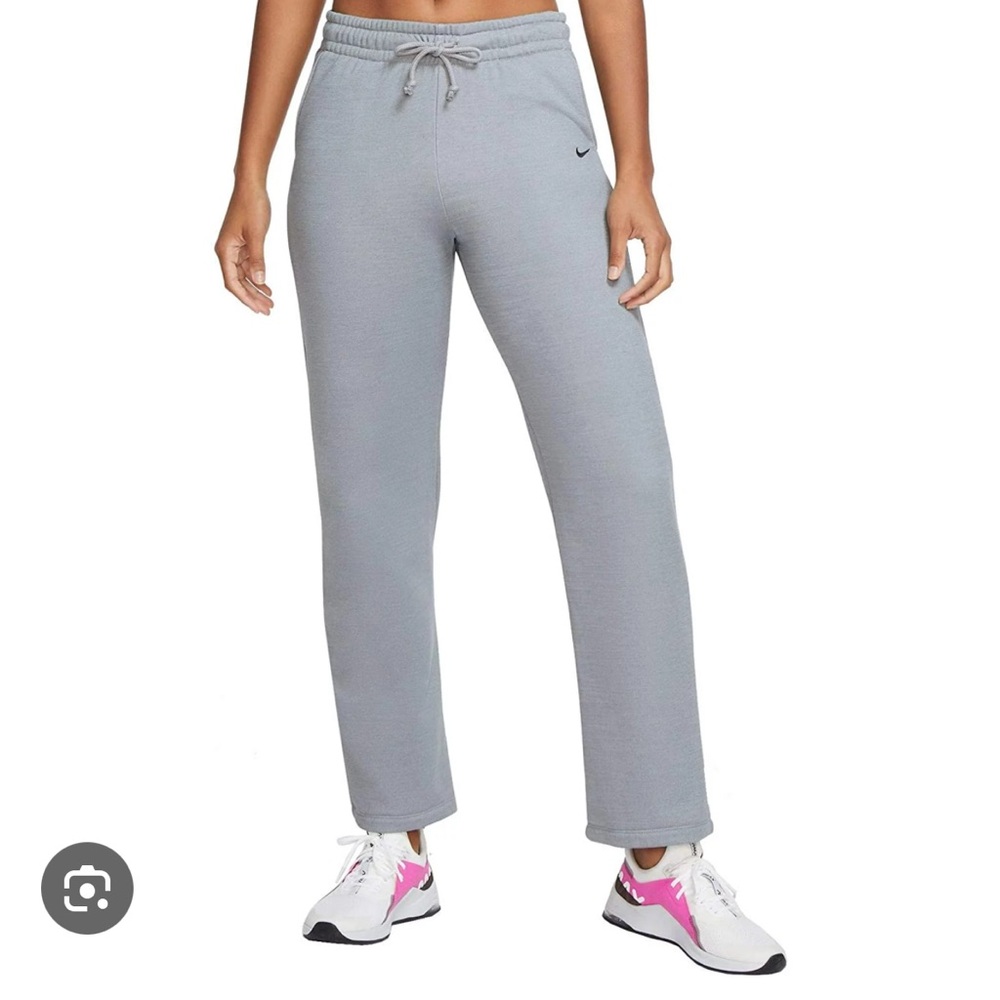 Nike Woman’s Therma Fleece Training Loose Fit Pants,Grey Color, Size Small